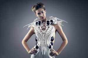 2016-audi-a4-joins-3d-printed-dresses-that-move-or-make-smoke-in-berlin-video-photo-gallery_6.jpg  